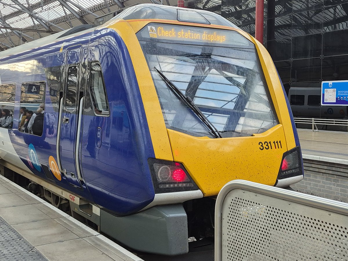 Westfield113594's tweet photo. 331 111 at Liverpool Lime Street at 0553 on 13th June 2025 my pic
#class331 #LiverpoolLimeStreet #northernrail https://t.co/VaSPtFM0JB