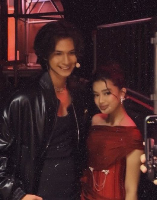 zelyneverse's tweet image. my heart belongs to aryaza —◝◜♡◝◜