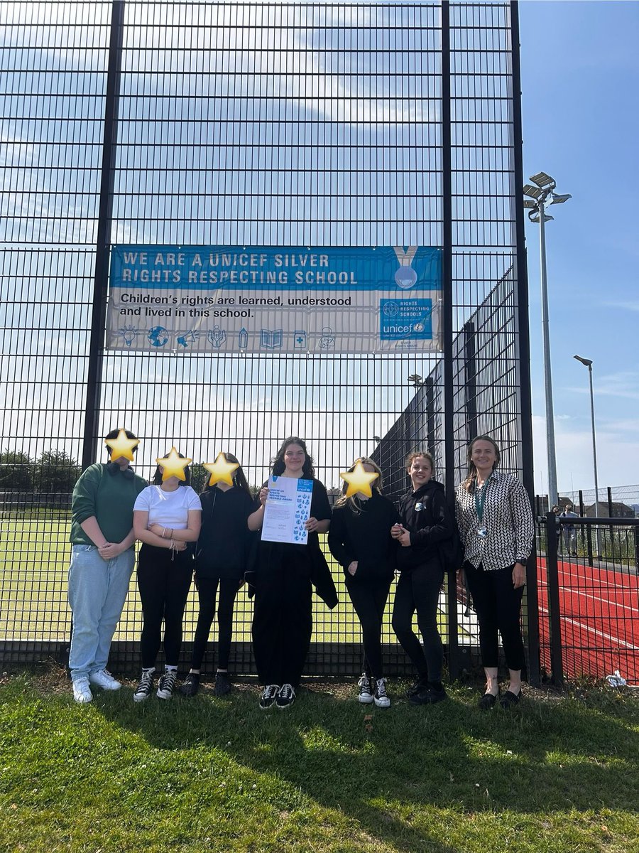 Go team! The RRS steering group is chuffed to have received our official Silver Banner 🌟 This confirms that children’s rights are learned, understood and lived in our school ❤️