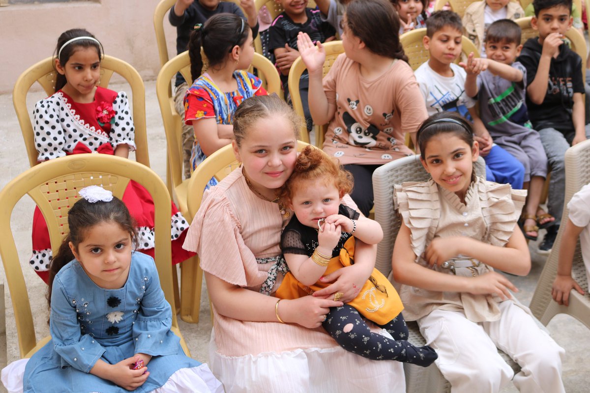ICRC_IQ's tweet image. Over 100 children in Mosul’s Old City attended a puppet show organized by the @ICRC in Iraq, raising awareness about the dangers of mines and unexploded ordnance through play and fun storytelling. #Iraq