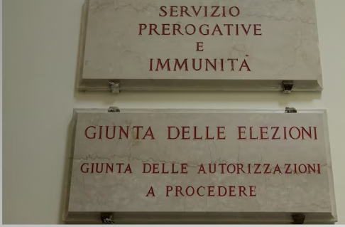 UGirovago77000's tweet photo. il problema è @SalisIlaria ?����🤣🤣🤣🤣
parlamentari che hanno goduto dell'immunità parlamentare evitando il processo
Gasparri
Salvini
Pozzolo
Brambilla
Berlusconi
Fini
Bossi https://t.co/ImcpV79ANO