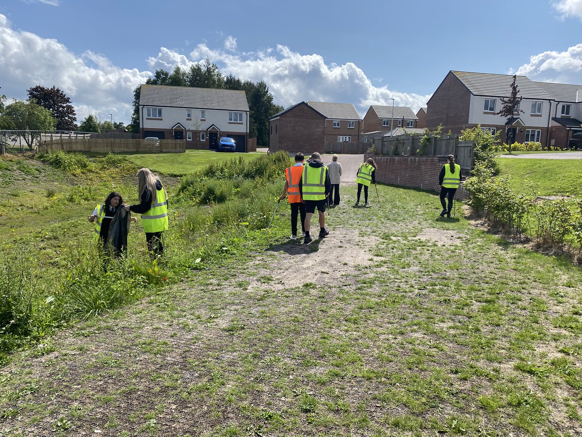St Paul's Home Ec (@stpaulshomeec) on Twitter photo Miss Capperās S3 class today completed a community litter pick along side DCC environment staff to launch āTake Pride in your City - High Schools Litter Initiativeā. <a href="/stpaulsdundee/">St Paul's Academy</a> <a href="/dundeecity/">Dundee | One City, Many Discoveries</a> Miss Capperās S3 class today completed a community litter pick along side DCC environment staff to launch āTake Pride in your City - High Schools Litter Initiativeā. <a href="/stpaulsdundee/">St Paul's Academy</a> <a href="/dundeecity/">Dundee | One City, Many Discoveries</a>