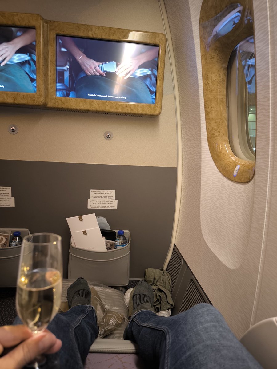 activatechris's tweet image. Emirates must be the best airline in the world. Everything about them resembles class