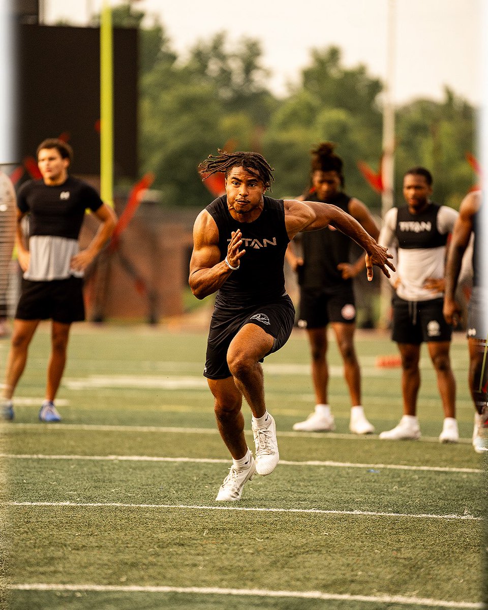 GWUFootball's tweet image. ๐๐ง๐ ๐๐ญ๐๐ฉ ๐๐ฅ๐จ๐ฌ๐๐ซ
#EDGE | #SkoDawgs