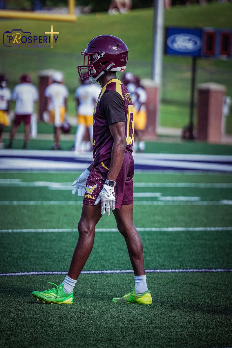 I feel Underrated , but thats not stopping me from being The Best version of myself or being the Best version of myself for the TEAM . No “I”in Team
-Physically
-mentally
-spiritually‼️💯
<a href="/NEWHAMPSTEADFB/">New Hampstead Football</a>