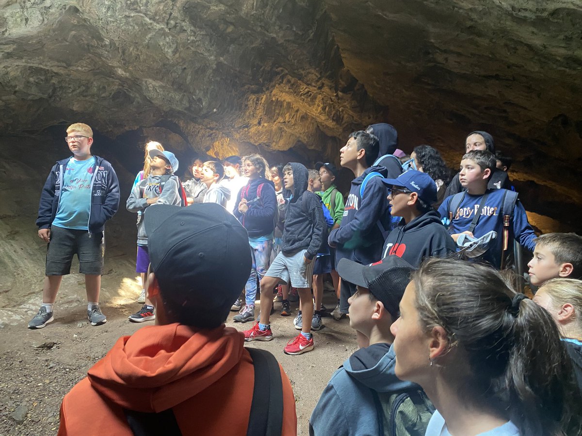 6º de Primaria está de viaje de estudios por la zona de Jaca. Hemos visitado la estación de Canfranc  y hemos dado un bonito paseo. ¡Lo estamos pasando genial!

#VillaPatro #ViveVillaPatro