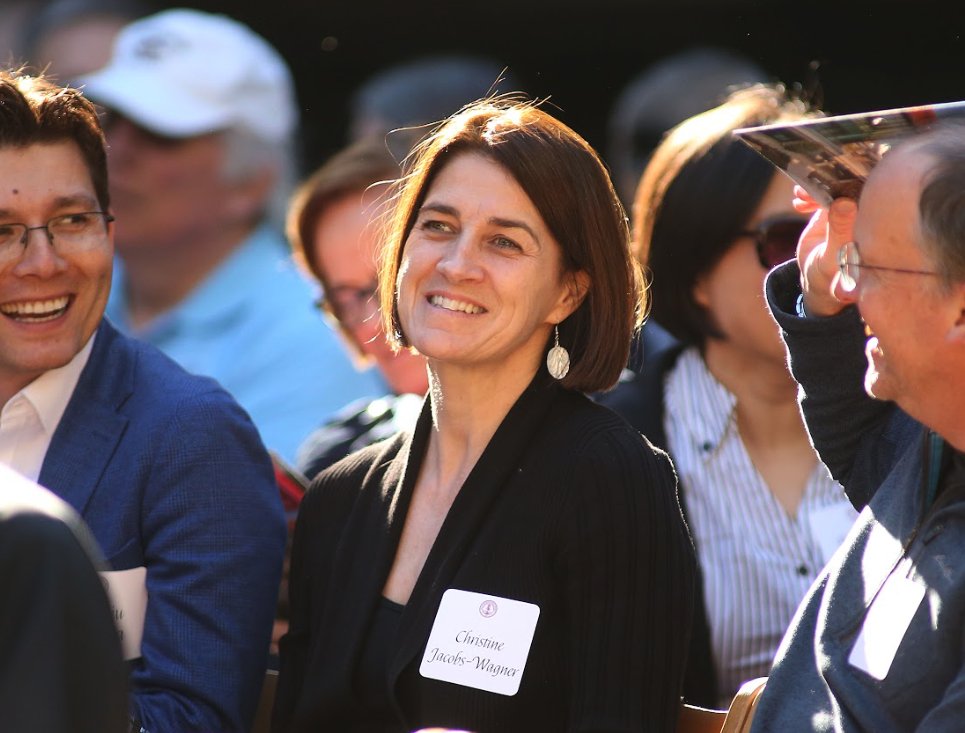 Stanford_ChEMH's tweet image. “What we really hope to do is to form students who are going to be fluent in multiple scientific languages.”
@JacobsWagnerLab joins @CarolynBertozzi to train the next generation of interdisciplinary scientists at Sarafan ChEM-H: stanford.io/3HHqHYL