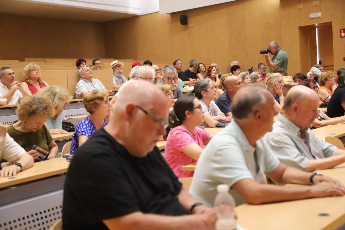 Hoy, en la Universidad de Córdoba, nos hemos reunido muchas amigas y amigos para recordar a nuestro compañero Pepe Larios 💚

Ciencia, compromiso y activismo en una persona clave para el impulso del ecologismo en Córdoba y en Andalucía. 

¡Gracias a todas por acompañarnos!