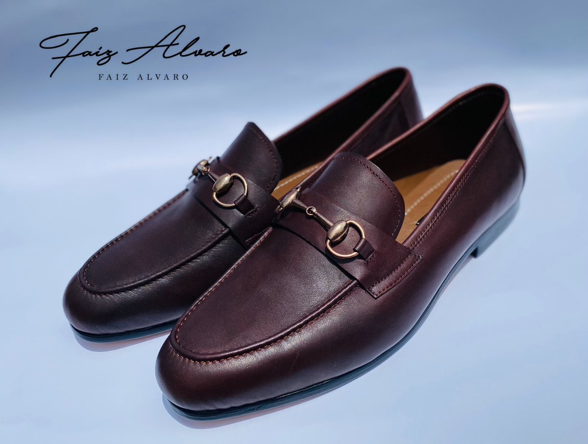 Genuine leather brown  penny loafers with horsebit 

Price:35k

Dm/whatsapp:09053425980 for orders and enquiries 
Free nationwide delivery