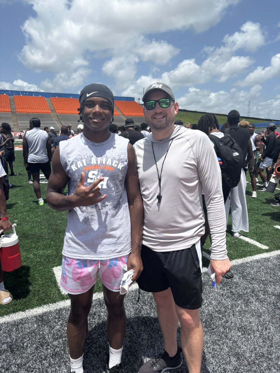 A’Jani Mayeux (@ajanimayeux10) on Twitter photo Had a great time at Sam Houston’s Camp today! Big thanks to <a href="/CoachRaisbeck/">Eric Raisbeck</a> for the pointers and allowing to build on knowledge. Had a great time at Sam Houston’s Camp today! Big thanks to <a href="/CoachRaisbeck/">Eric Raisbeck</a> for the pointers and allowing to build on knowledge.