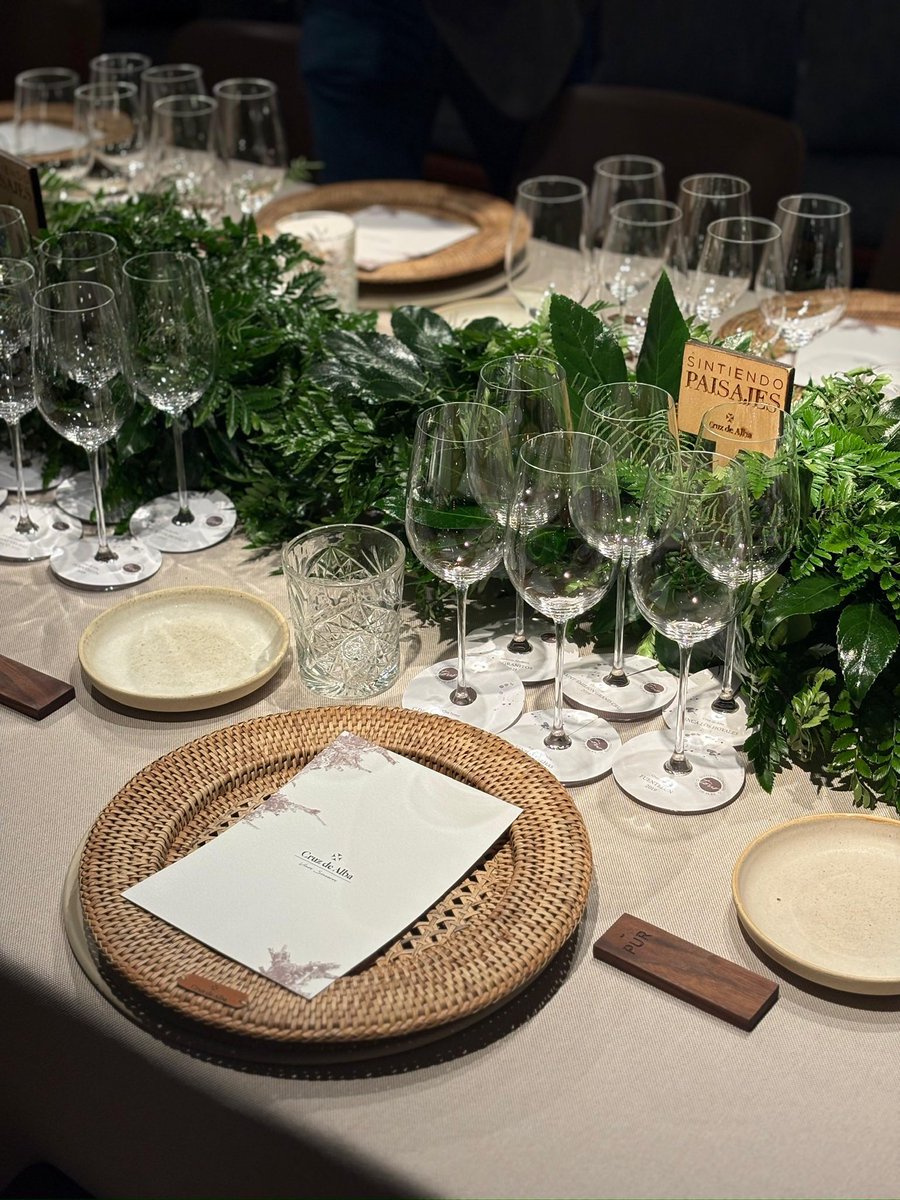 pur_barcelona's tweet image. Veniu a celebrar??🌟🍽️

#PURBarcelona #celebrate #tablesetting #Barcelona