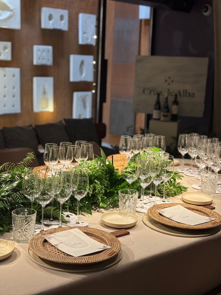 pur_barcelona's tweet image. Veniu a celebrar??🌟🍽️

#PURBarcelona #celebrate #tablesetting #Barcelona