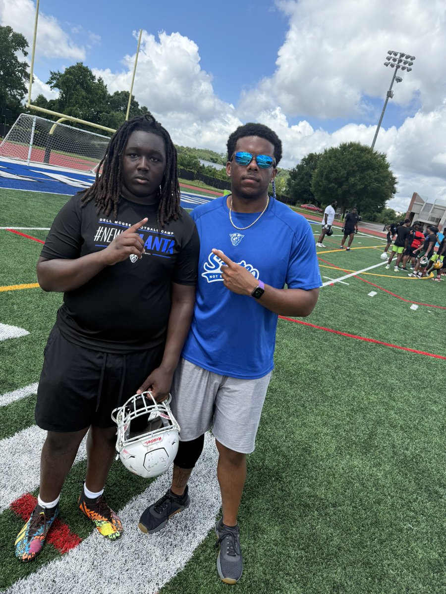 thecodyhood8's tweet photo. Shoutout to Coach @JoshJynes48 for the love and coaching at the Dell McGee camp. Appreciate the tips and energy helped me level up and enjoy the grind. @adamgorney @ChadSimmons_  @JohnGarcia_Jr  @BrianDohn247 @BrandonHuffman @Andrew_Ivins @TheUCReport @DemetricDWarren @coachjaybo https://t.co/woIQ0nIWX8