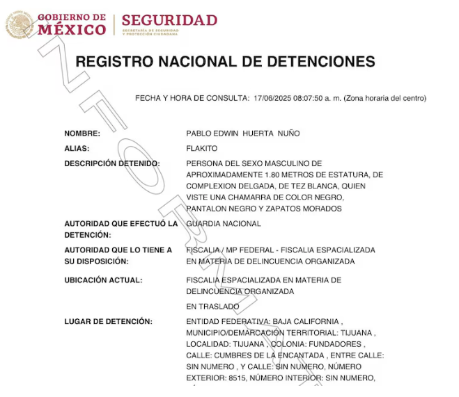 MilitaresAccion's tweet photo. #Sedena #EjercitoMeixcano y #GuardiaNacional detuvieron en #Tijuana a “El Flaquito”, miembro del Cártel de los Arellano Félix. Tiene una orden de extradición y es señalado como generador de violencia. Fue entregado a la #FGR. https://t.co/3pXkRxBd7e