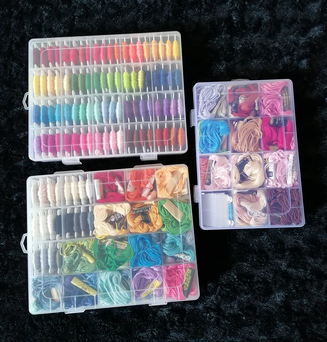 Nach 2 Tagen sortieren und aufwickeln ist endlich alles sortiert 🤗
Muss mir aber noch mehr von den Wickelplätchen da kaufen und vielleicht auch nich ne Box. Mal schauen.