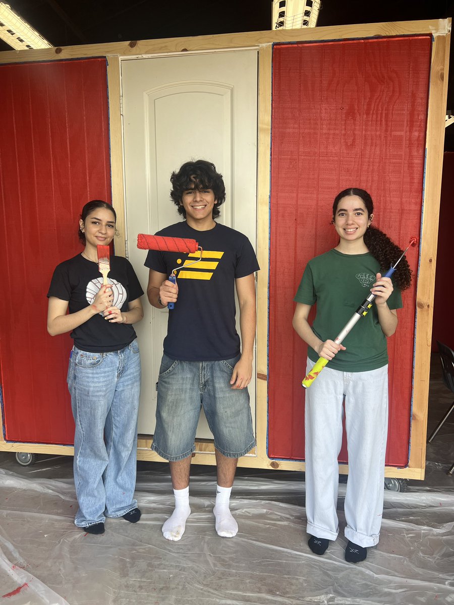Our NAHS members volunteered to paint the ticket booth for <a href="/lakes_athletics/">Cypress Lakes Athletics</a>!