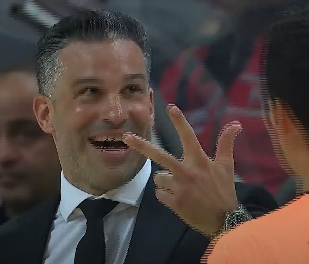 Dusan Alimpijevic, ilk 17 dakikada hakem kararlarına yaptığı 3 resmi itirazda da haklı çıktı.