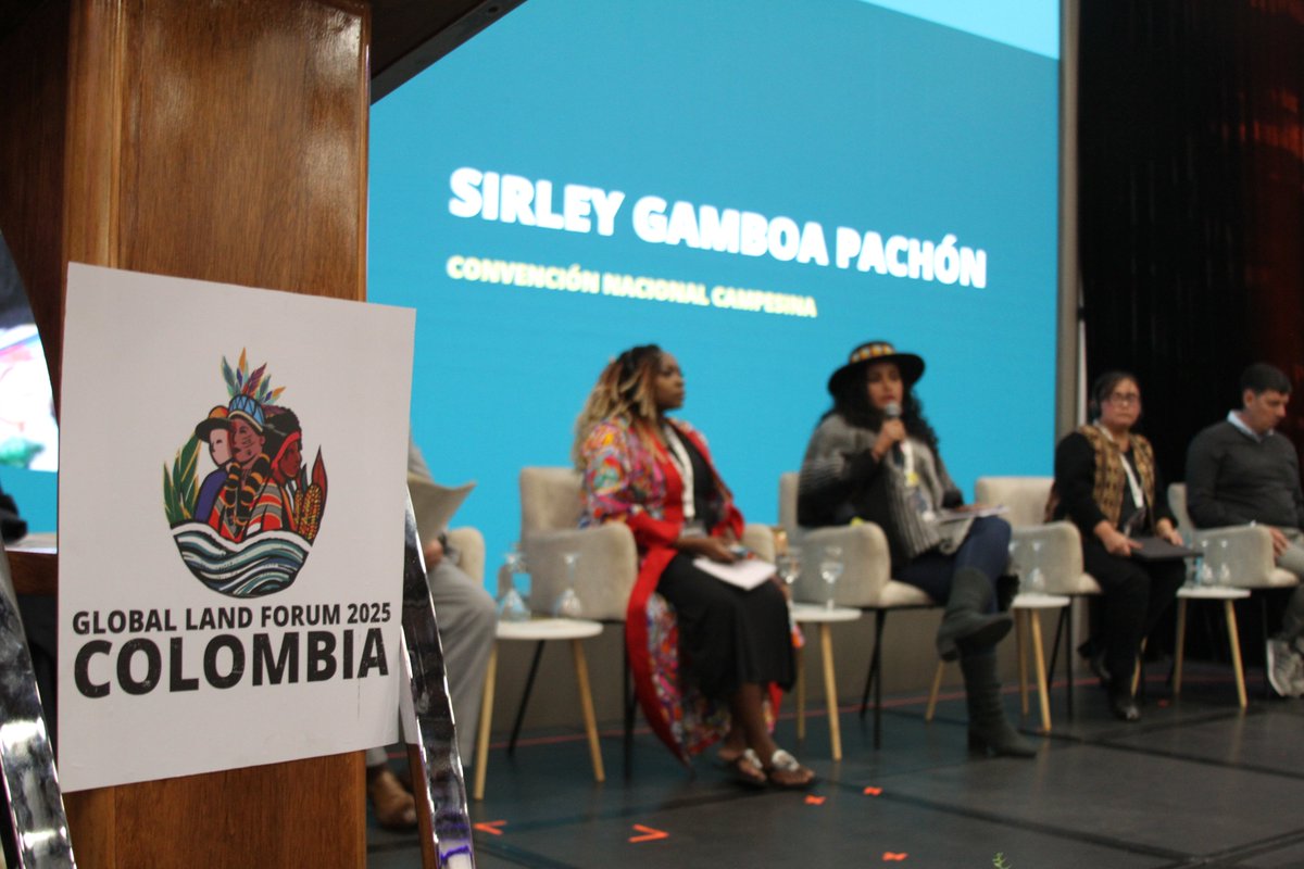 📢🌳🎋 En el Día Mundial de la Lucha Contra la Desertificación y la Sequía continúa el X Foro Global de la Tierra 2025, hablando sobre los derechos de acceso a la tierra y el territorio en el mundo con espacios de alto nivel y mesas de trabajo. El esfuerzo es global.  📸