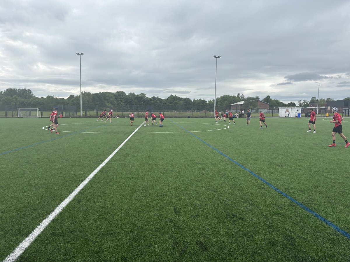A win and a loss for the year 10 rugby team in tonight’s 9-a-side schools tournament. Well done to all lads who played this evening 🏉 🏉