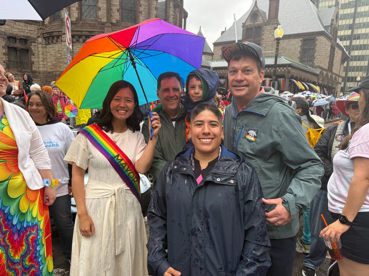 Happy Pride Month Massachusetts! This weekend’s #BostonPrideParade was a celebration of inclusivity, affirmation and love I proudly attended with my colleagues in government.

I am proud to stand with the LGBTQIA+ community this month and always!

#Pride2025 #Boston