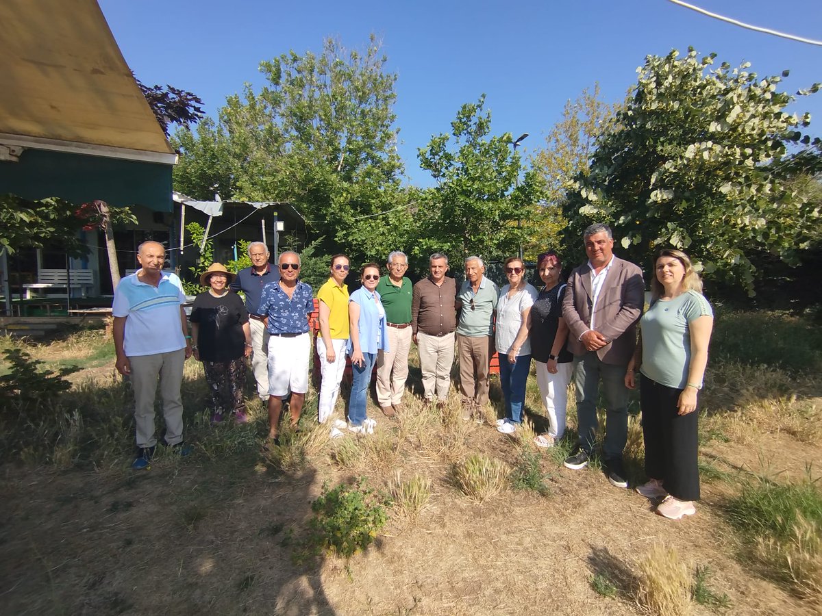 İyi Parti İlçe Teşkilatı olarak 3.Bölge Başkanımız Sn.Mesut DURSUN ve İlçe  Başkanımız Sn.Muhammet BAYRAKTAR ile birlikte Çevre Koruma ve Güzelleştirme Derneği Büyükçekmece Şubesi' ni ziyaret ettik. Kendilerine nazik misafirperverlikleri için çok teşekkür ederiz
<a href="/iyiparti/">İYİ Parti</a>