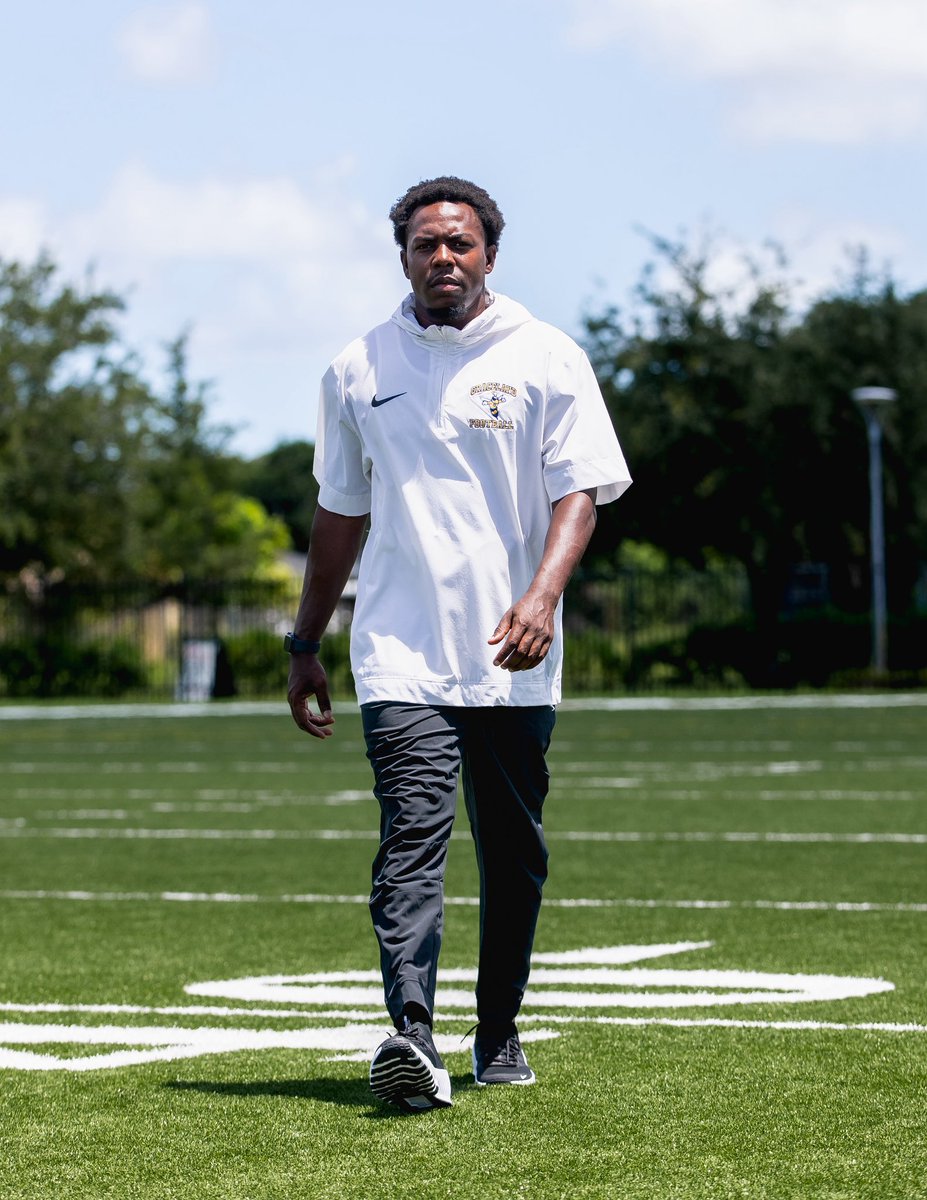 I get a glimpse of ten M's when I stare at myself