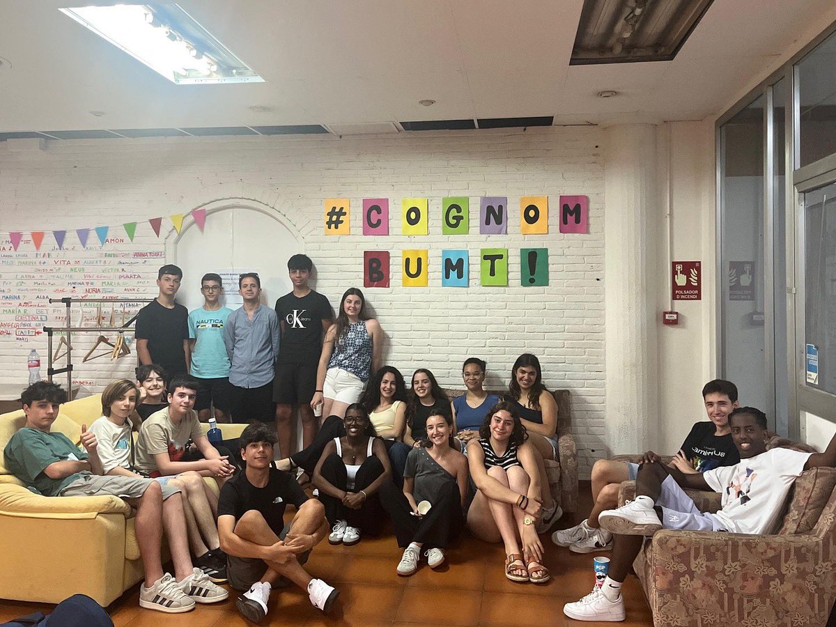 Tanquem temporada de la @juvenilbumt!🥹

Divendres passar vam fer un berenar per celebrar el final de curs amb ganes de retrobar-nos! 🥳

Bon estiu!🏖️