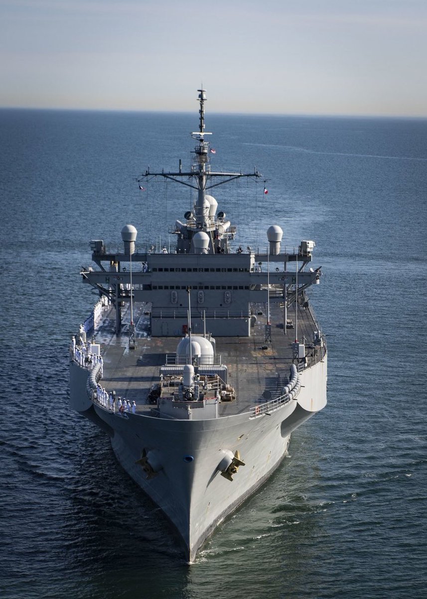 🇺🇸🇮🇷‼️ | URGENTE — Todos los buques de la Armada de los Estados Unidos que estaban estacionados en Bahréin acaban de ser desplegados en el mar.