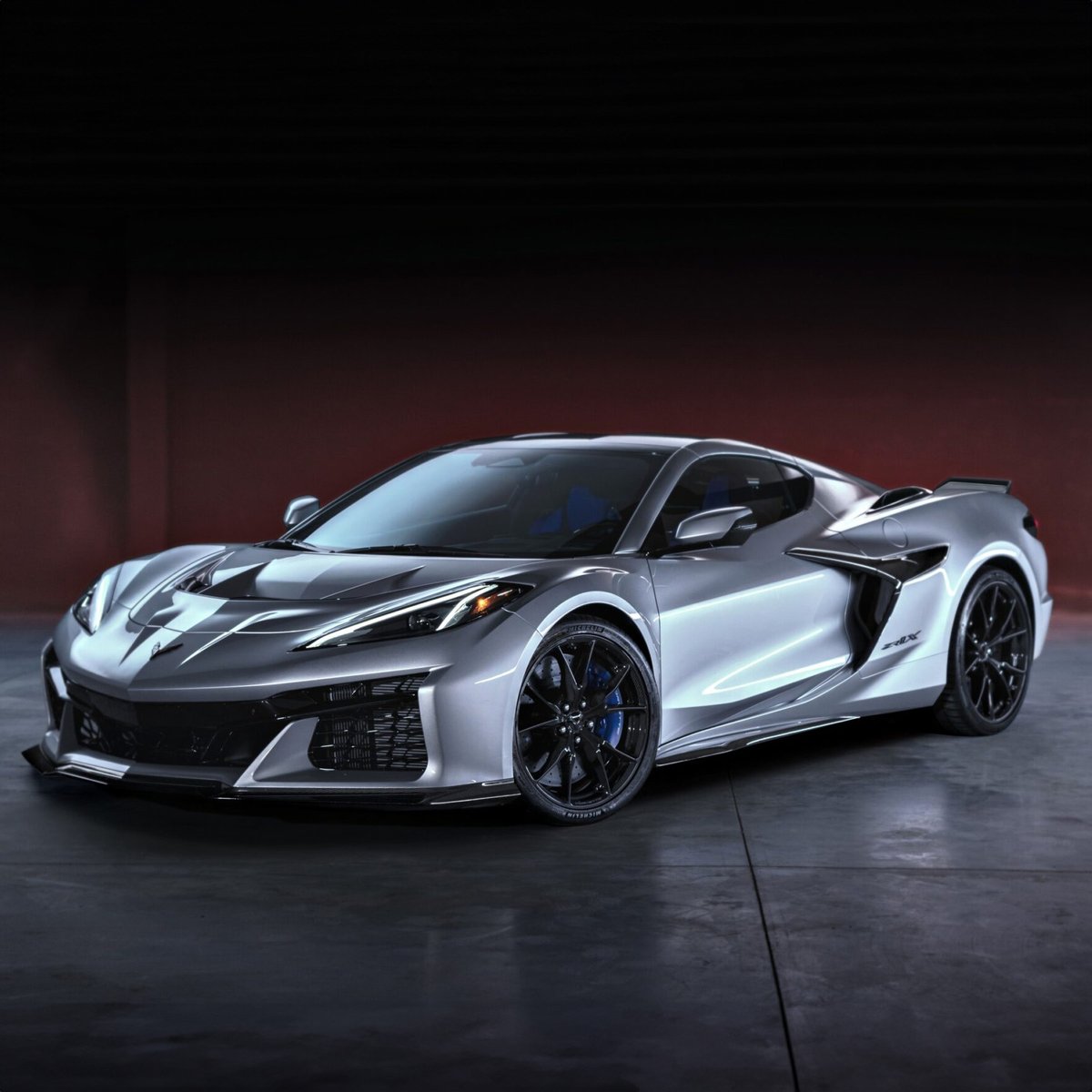 duPontREGISTRY's tweet photo. Revealed: 2026 Corvette ZR1X is the most powerful Chevrolet ever built!

At the heart of the ZR1X is the new LT7 twin-turbocharged 5.5-liter V8, a flat-plane crank masterpiece that generates 1,064 horsepower and 828 lb-ft of torque at the rear wheels. 

Paired with an electric front axle motor contributing an additional 186 horsepower and 145 lb-ft of torque, the ZR1X reaches a GM-estimated total output of 1,250 horsepower – making it the most powerful car Chevrolet has ever produced.