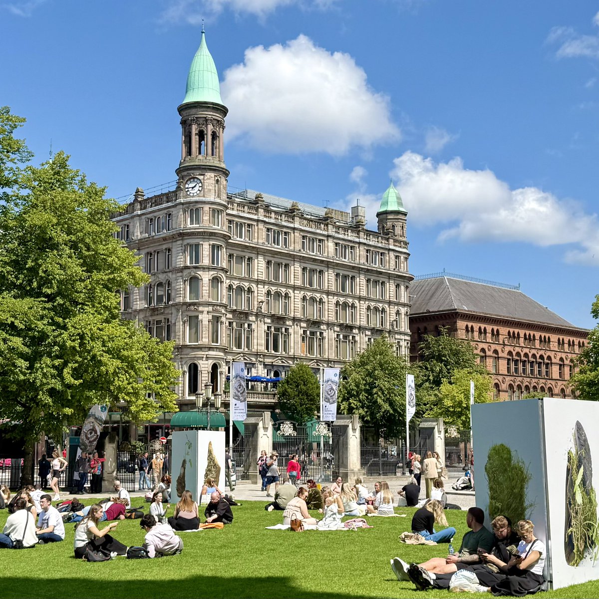 Roland Bleiker tweet media