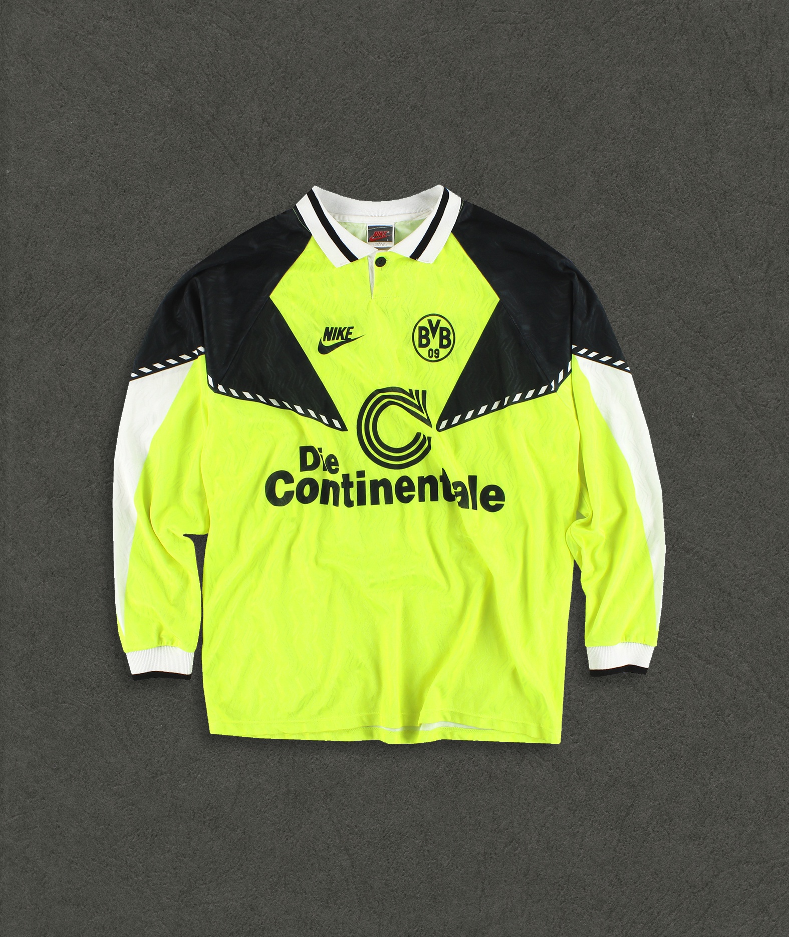 Vintage Football Shirts on X: 