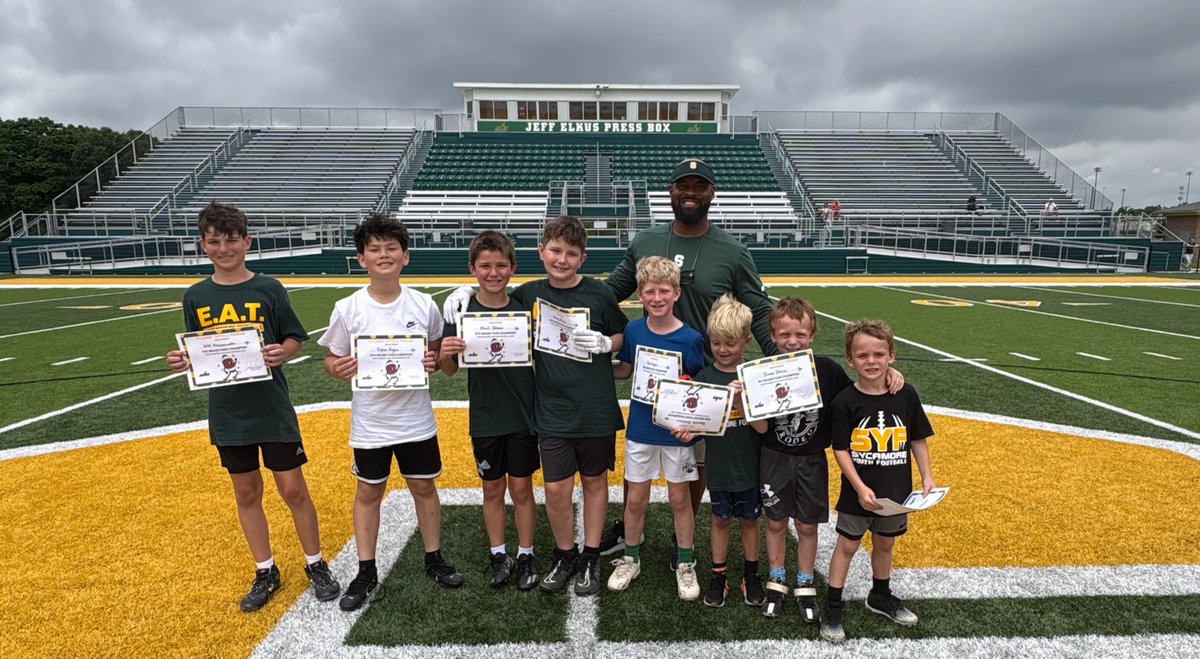 SycamoreAves_FB's tweet photo. Camp was a success! Huge congrats to our Aviator Campers of the Day and Pass, Punt &amp; Kick Champs in each grade level. Campers, you're always welcome on our field—once an Ave, always an Ave! 💚💛 Effort. Attitude. Toughness  #SycamoreFootball #YouthCamp2025 🏈🔥 https://t.co/qAZJjPpAZ4