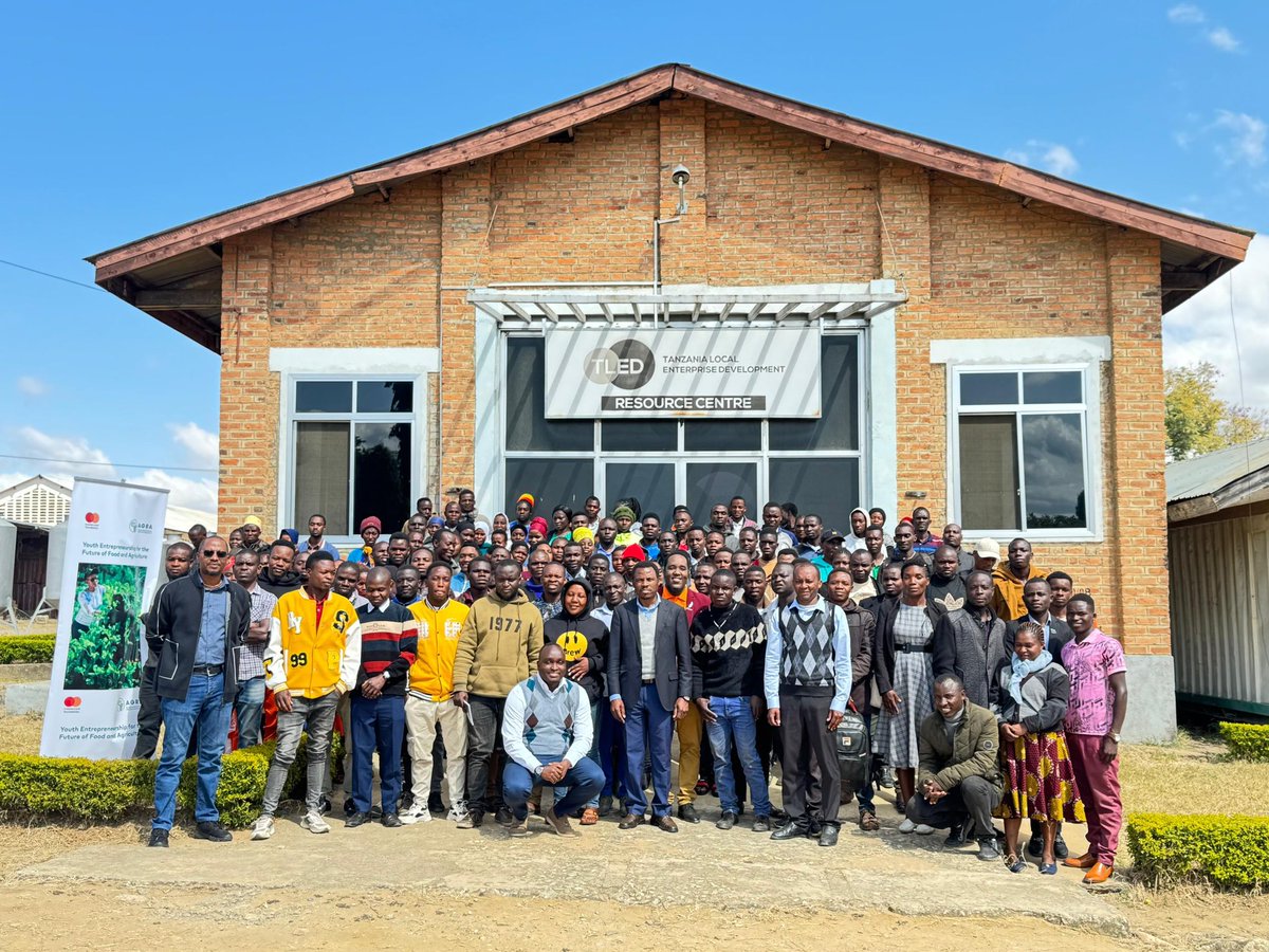 Tomatoes, but make it business!
This week, GAIN in partnership with SIDO are training youth in Iringa on tomato processing and value addition through the YEFFA project.
From packaging to turning tomatoes into real products

#YEFFA #YouthInAgr #Healthierdiets4All