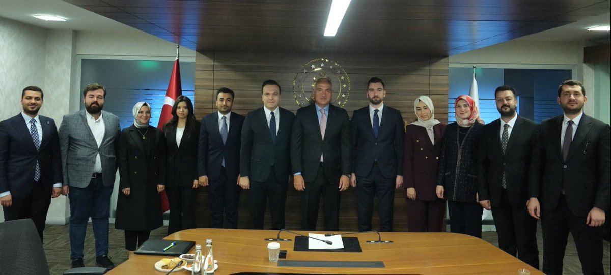 AK Gençlik (@akgenclikgm) on Twitter photo Gençlik Kolları Başkanımız Sayın Yusuf İbiş ve MYK Üyelerimiz, Kültür ve Turizm Bakanımız Sayın Mehmet Nuri Ersoy’u (<a href="/MehmetNuriErsoy/">Mehmet Nuri Ersoy</a>) ziyaret etti. Gençlik Kolları Başkanımız Sayın Yusuf İbiş ve MYK Üyelerimiz, Kültür ve Turizm Bakanımız Sayın Mehmet Nuri Ersoy’u (<a href="/MehmetNuriErsoy/">Mehmet Nuri Ersoy</a>) ziyaret etti.