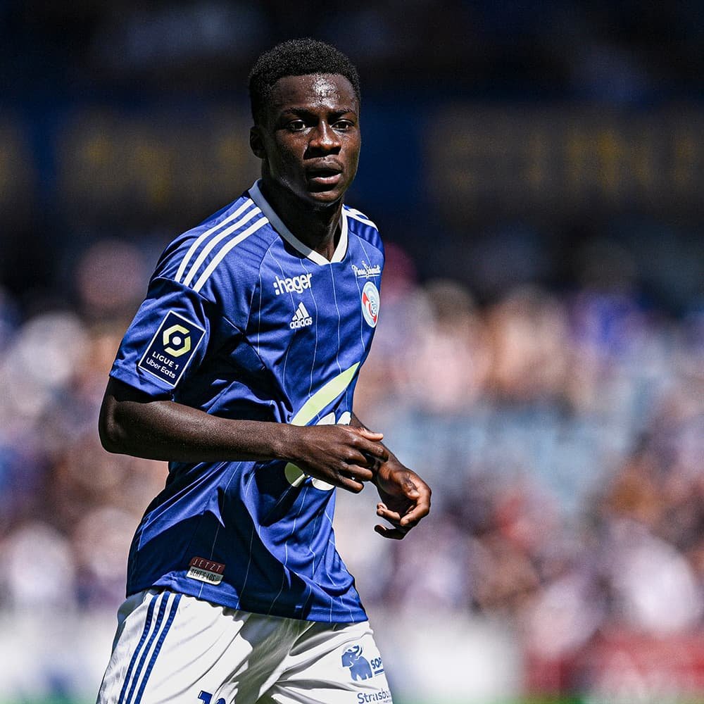 LeedsXtra (@leedsxtra_) on Twitter photo 🚨 Leeds are reportedly pursuing 21-year-old Senegalese international and Strasbourg midfielder Habib Diarra.
Have reportedly made an £18.7 million bid as per <a href="/SkySportsNews/">Sky Sports News</a>.
What a signing this would be. Already a very good player, and has a huge amount of potential.
#LUFC 🚨 Leeds are reportedly pursuing 21-year-old Senegalese international and Strasbourg midfielder Habib Diarra.
Have reportedly made an £18.7 million bid as per <a href="/SkySportsNews/">Sky Sports News</a>.
What a signing this would be. Already a very good player, and has a huge amount of potential.
#LUFC