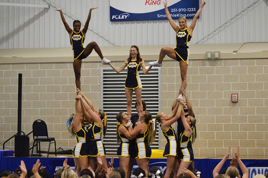 It's the last day of the Universal Cheerleaders Association Camp already?! We've had a blast. Check out some of our favorite moments in the gallery on our website. #playfoley

foleysportstourism.com/media/photo-ga…