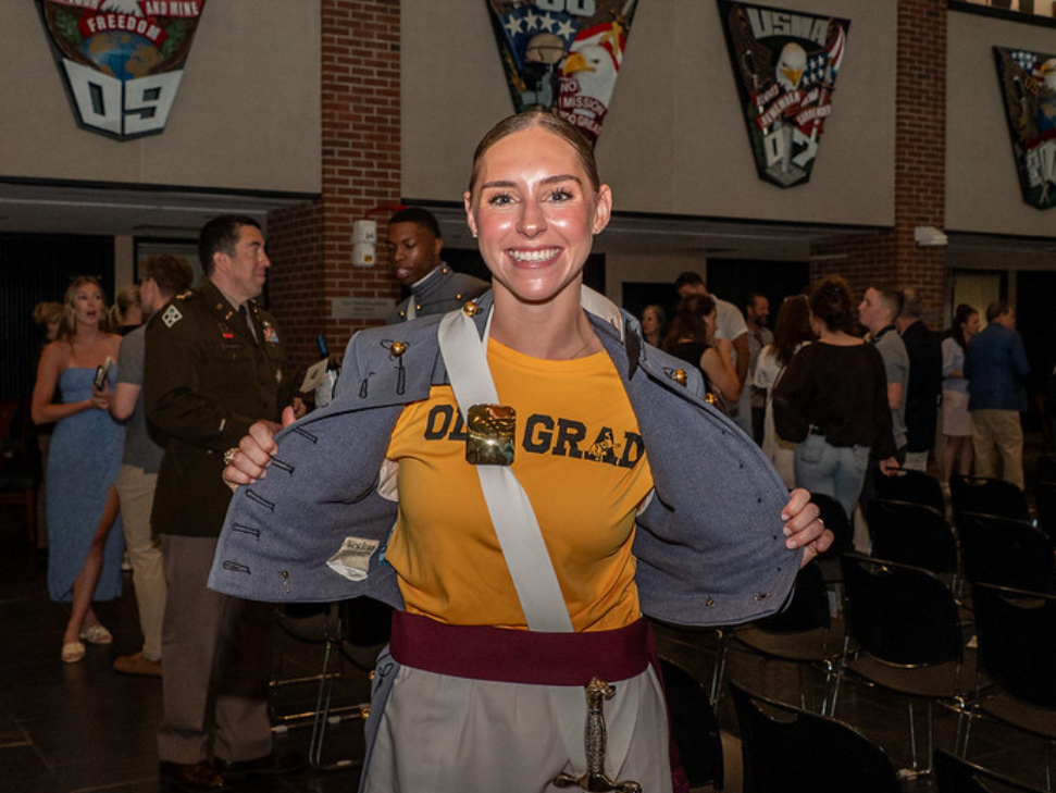 Congratulations to our very own Sophia Linder on graduating and commissioning as a 2LT this weekend! 🫡👏

#GoArmy