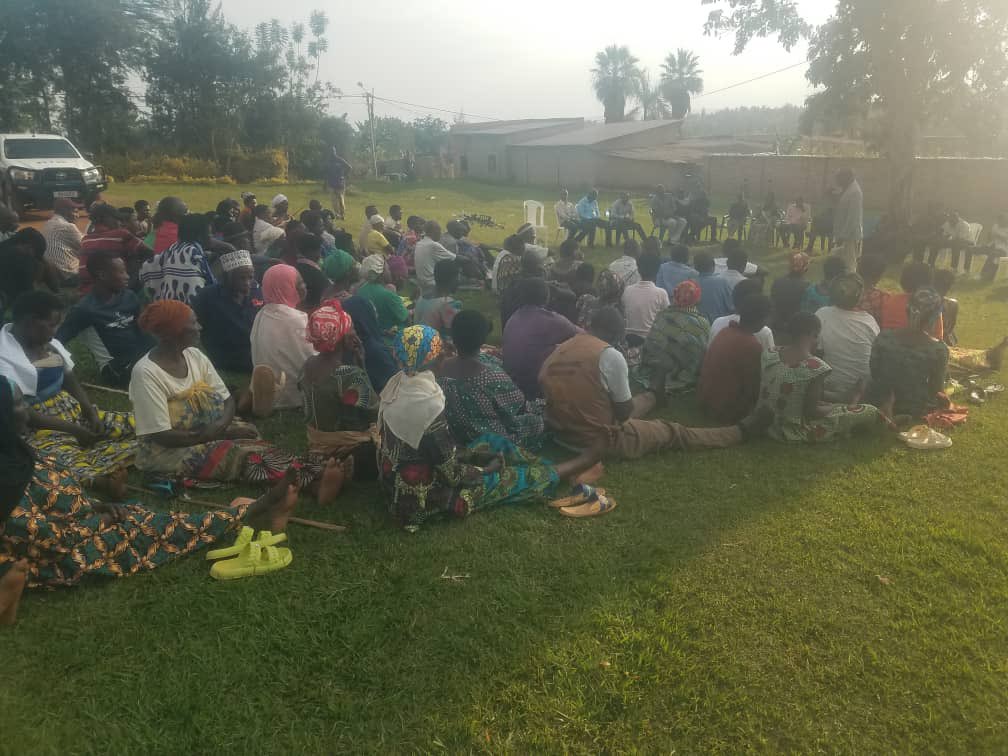 KIRAMURUZI SECTOR OFFICIAL (@kiramuruzio) on Twitter photo Mu inteko rusange yβabaturage ku rwego rwβumurenge yabereye mu akagari ka Gakenke hakemurwa ibibazo byβabaturage;hanakorwa ubukangurambaga kuri gahunda zihutirwa:Kurwanya ruswa,Guhunika imyaka,kwita ku abana bagiye kuza mu biruhuko.
<a href="/RwandaLocalGov/">Ministry of Local Government | Rwanda</a>
<a href="/RwandaEast/">πππ¬πππ«π§ ππ«π¨π―π’π§ππ | ππ°ππ§ππ</a> Mu inteko rusange yβabaturage ku rwego rwβumurenge yabereye mu akagari ka Gakenke hakemurwa ibibazo byβabaturage;hanakorwa ubukangurambaga kuri gahunda zihutirwa:Kurwanya ruswa,Guhunika imyaka,kwita ku abana bagiye kuza mu biruhuko.
<a href="/RwandaLocalGov/">Ministry of Local Government | Rwanda</a>
<a href="/RwandaEast/">πππ¬πππ«π§ ππ«π¨π―π’π§ππ | ππ°ππ§ππ</a>