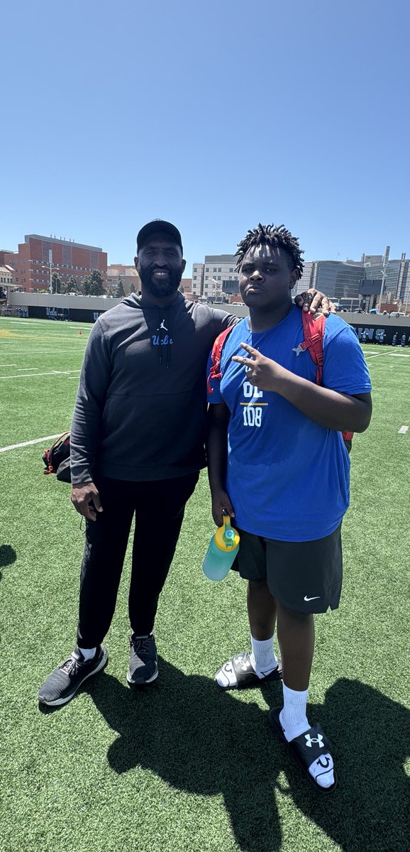 larrylegendary_'s tweet image. Good camp day today at UCLA. Got some good work in and got to show off my skills, athleticism, and perseverance.
@DeShaunFoster26 @CoachAKwon @CoachKrum @CoachMarshawn @UCLAFootball @Serra__Football @CoachDMinor @LMBPINKY @CoachPlycon @Jwoull87