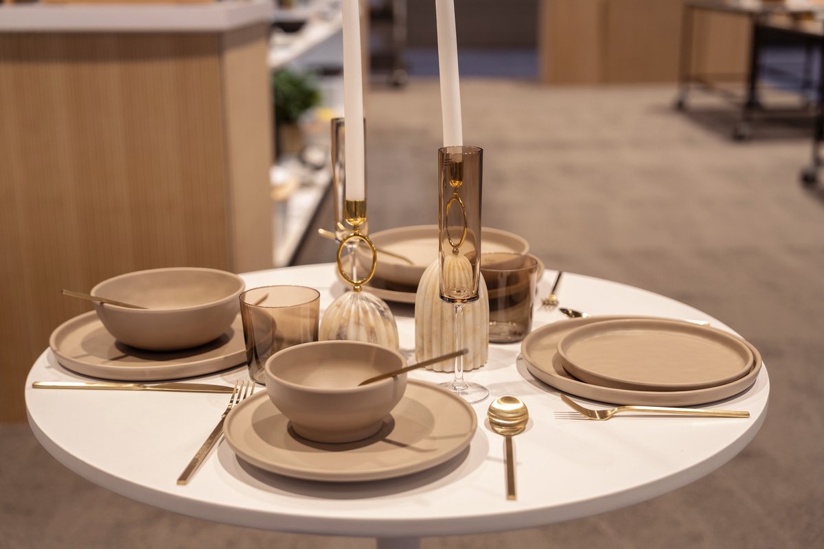 Not your average melamine👀

Our new neutral, pottery-inspired melamine collections are fooling everyone (and we’re not mad about it).

Request a sample here: calmil.com/catalog/reques…

#presentationupgraded #calmil