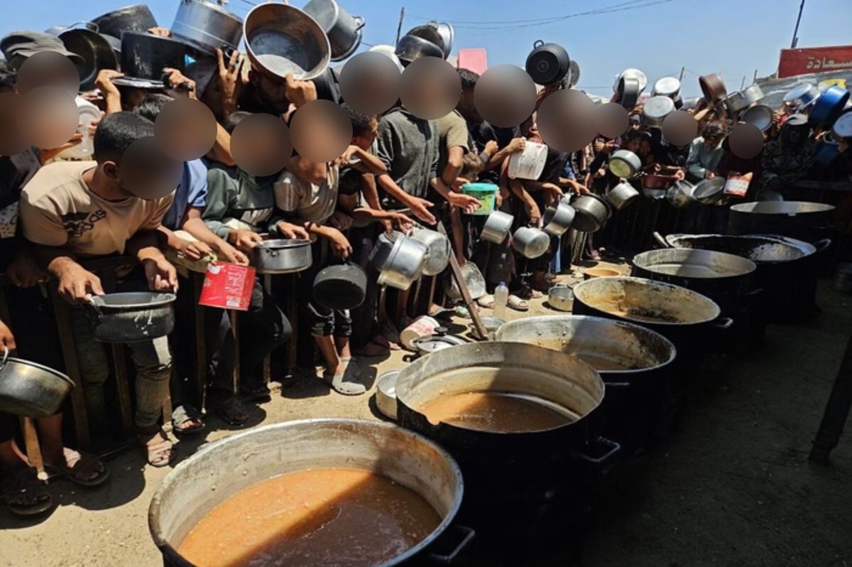 SEM COMPAIXÃO! Israel ASSASSINA 51 palestinos que esperavam por comida no sul de Gaza. Outras 200 ficaram feridas. 

Novos ataques israelenses mataram pelo menos 51 palestinos e deixaram outros 200 feridos num centro de distribuição de ajuda humanitária em Khan Younis, no sul da