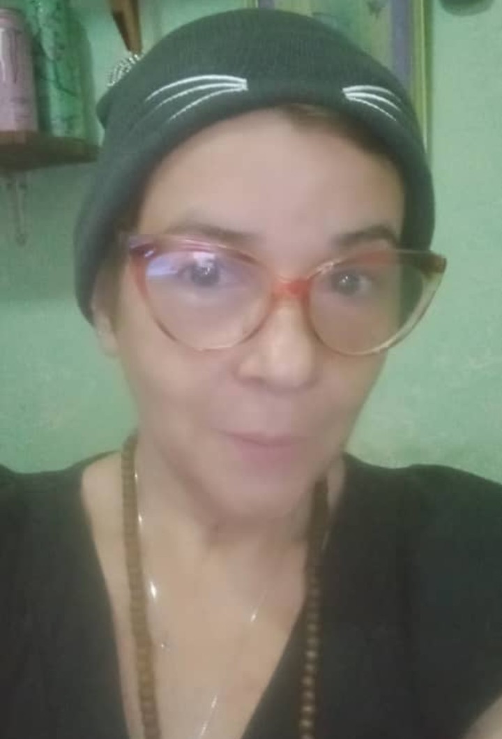 Coño ayuden Nombre del detenido: ARTAHONA MUÑOZ DEELSY BEATRIZ.CI: 6.553.886
Fecha.nacimiento:16/06/1964. VENEZOLANA
61 años.SOLTERA
MÉD CIRUJANO
MED GERENCIA SEGUROS CARACAS 
ONG MÉDICO UNIDOS VIVE EN Coche, Libertador,CARACAS AMIGA.Detenida el 10/6/25/en Coche.