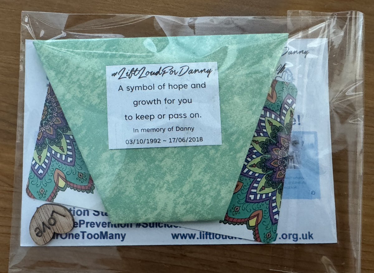 This year, on the 7th anniversary of our loss of Danny, #LiftLoudForDanny are placing small packs with seeds as a symbol of hope and growth, info on the Zero Suicide Alliance training, a card with a mindful activity and a small wooden love heart, around the town ❤️🏋🏻‍♂️