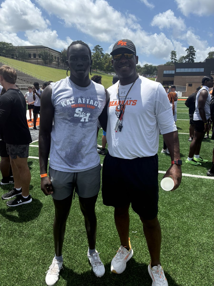 Deng Wei tweet media