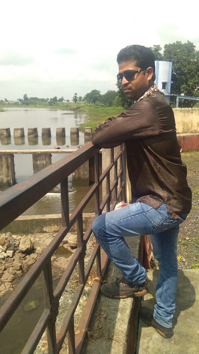 MynameDKM's tweet photo. “महत्वपूर्ण बात यह नहीं है कि हर बच्चे को पढ़ाया जाना चाहिए, बल्कि हर बच्चे को सीखने की इच्छा दी जानी चाहिए।” #DKM https://t.co/odgoRfz50C