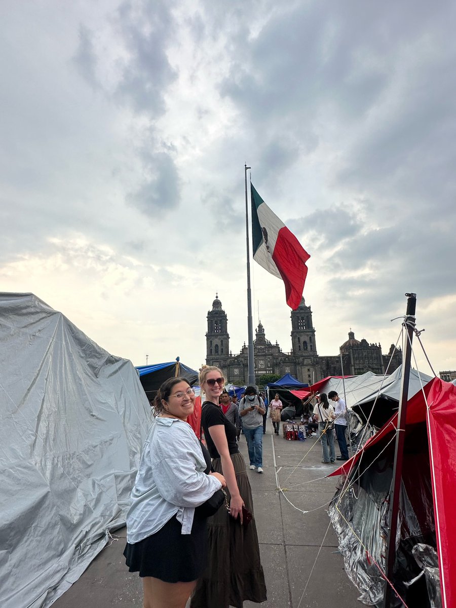 ByMirandaDunlap's tweet image. perdimos nuestros trabajos, nos fuimos a México🫣
After getting laid off last month @byangelicaperez and i took some time to recharge by visiting Mexico City. i loved exploring the beauty & culture with one of my best friends. ❤️