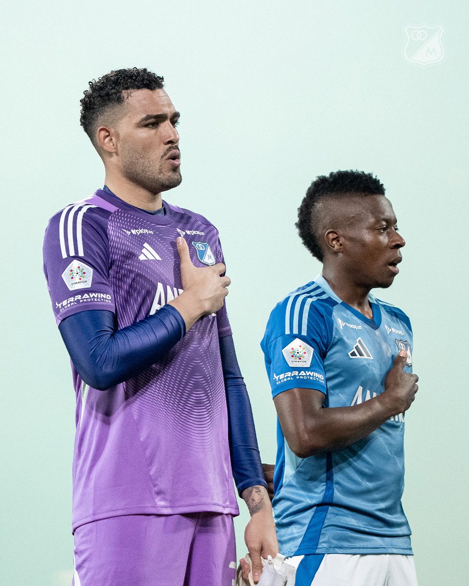 ¡TODOS UNIDOS! 🔥💙⚽

▶ Revive los mejores momentos del partido frente a Nacional con nuestra Nota web en millonarios.com.co/un-paso-mas-mi…