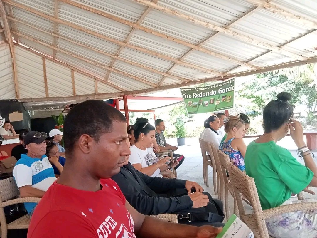 EAAPEnero's tweet photo. Se desarrolla Activo Juvenil Provincial de Conjunto con la UJC con la participación de jovenes destacados las Empresas Agroindustrial Azucarera de la provincia Ciego de Ávila sede del acto nacional por el 26 de Julio.
#CiegoEn26 https://t.co/cafDubIkkN