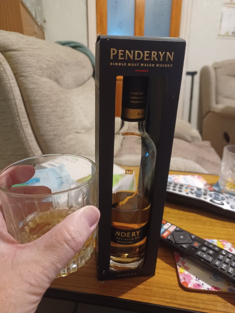 Breaking my alcohol ban and celebrating my win with a smooth <a href="/PenderynWhisky/">Penderyn Distillery</a> 🥃😋
