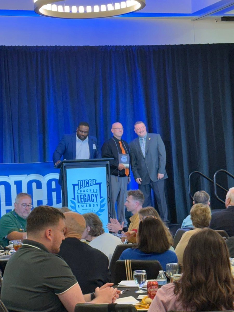 Neosho Athletics (@goneosho) on Twitter photo Coach <a href="/SteveMurry44/">Steve Murry⚾️</a> receiving his NJCAA Legacy Award in Charlotte! Congratulations, Coach! Coach <a href="/SteveMurry44/">Steve Murry⚾️</a> receiving his NJCAA Legacy Award in Charlotte! Congratulations, Coach!